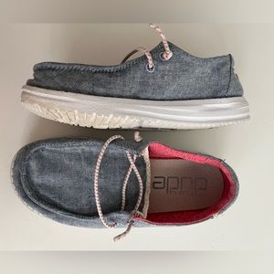 Hey Dude Wendy Linen Gray Girls Casual Shoe Size Kids 13